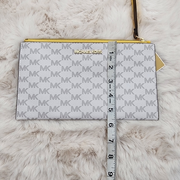 Michael Kors NWT white‎ monogram print yellow accents authentic large wallet - Picture 10 of 10